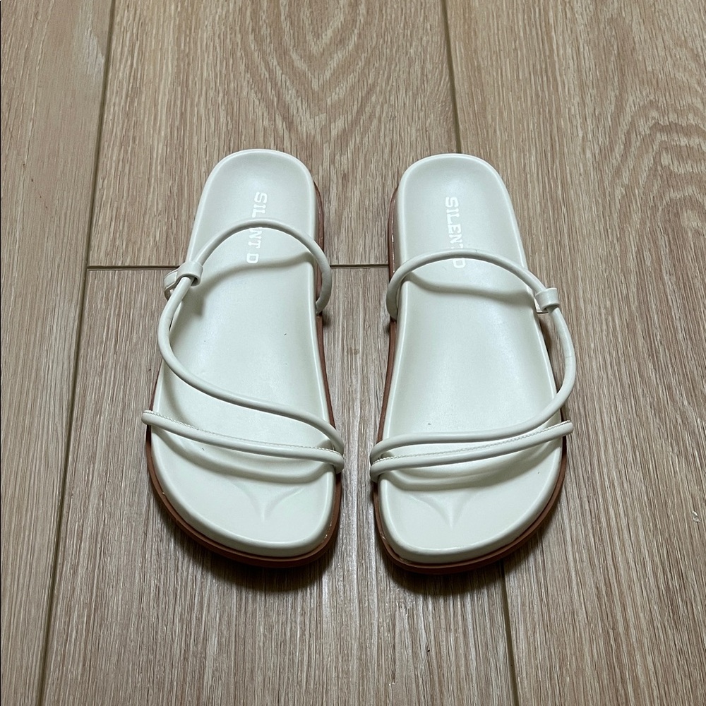Silent D Sleek White Women's Sandals